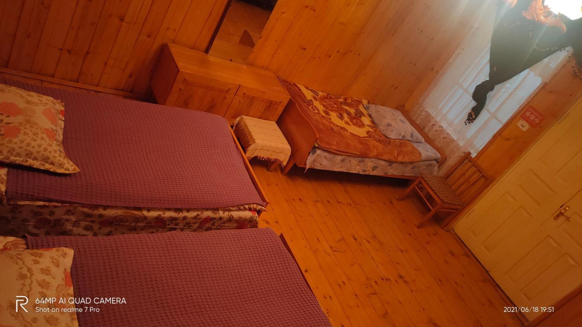 Shaulini Hotel Kashveti Phòng bức ảnh